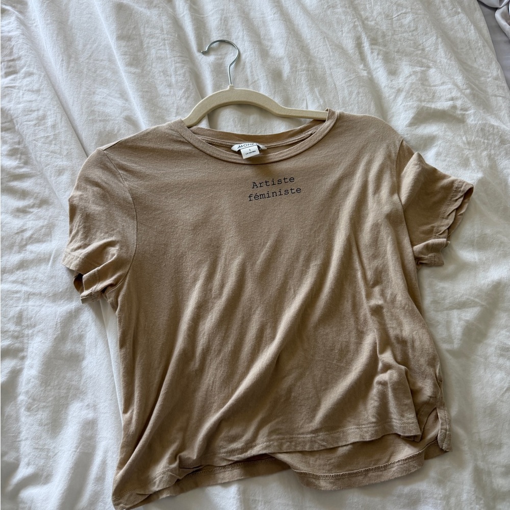 Monki 'Artiste féministe' Short Sleeve Tee - Tan